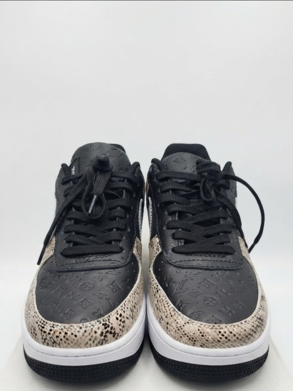 ●Nike, Custom -AIR-FORCE-1'S●LOUIS VUITTION -OFF WHITE Low-Top Sneakers CUSTOMS. - Picture 3 of 9